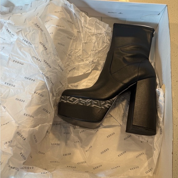 GUESS Caballa Black Platform Block Heel Stretch Upper Boots Size 10 NEW - Picture 15 of 16